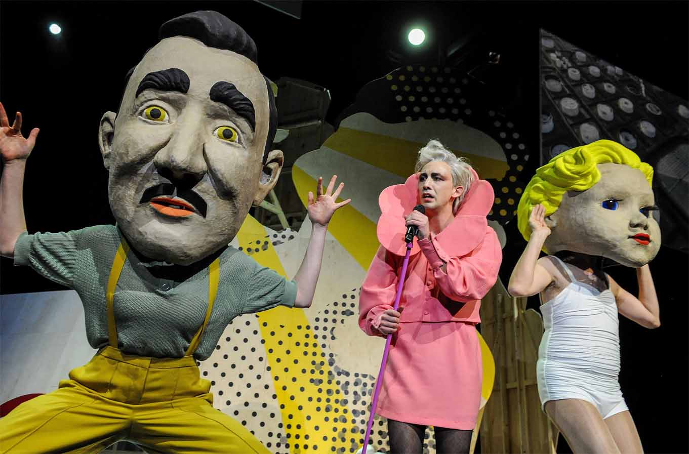 GarlandeineScrewballKomoedieamStaatsschausspielDresden Eberhard